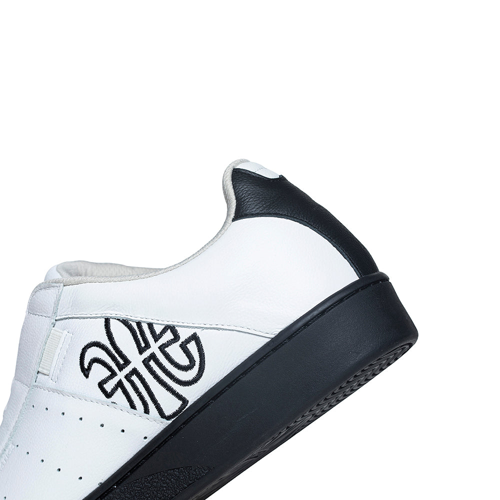 Men's Icon Genesis White Black Leather Sneakers 01901-009 - ROYAL ELASTICS